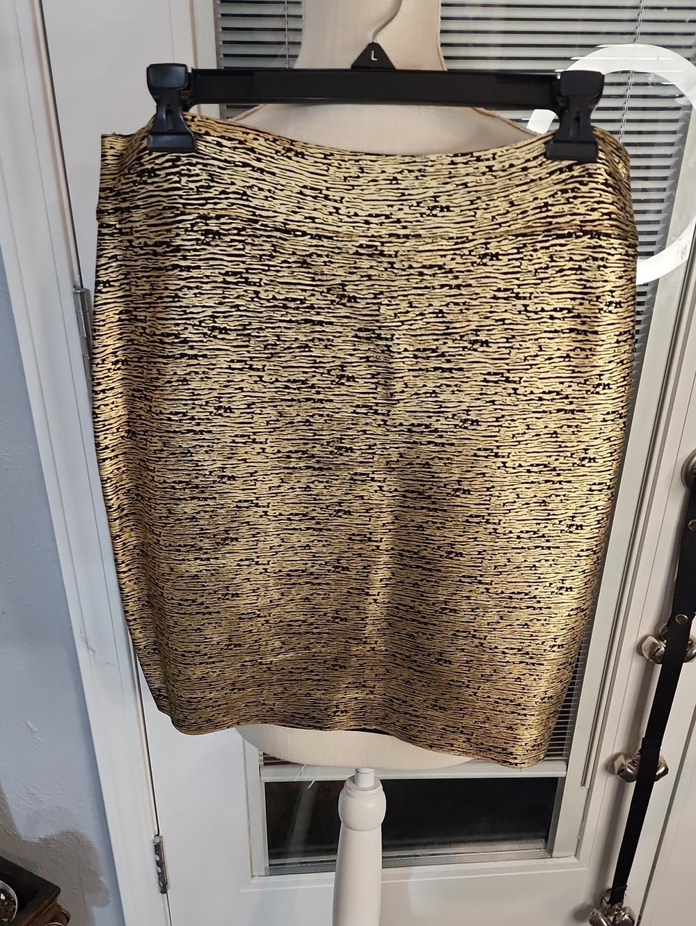 2B bebe Gold and Black Textured Pencil Skirt